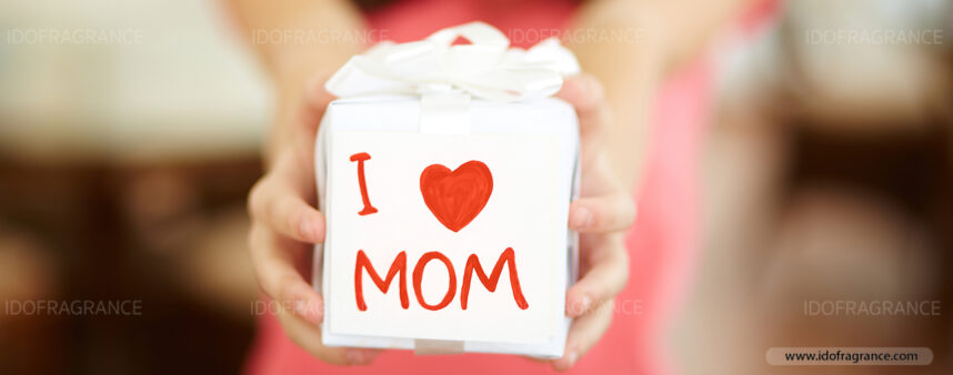 วันแม่ปีนี้...เลือกน้ำหอมเป็นของขวัญให้กับคุณแม่กันดีกว่า!! 01